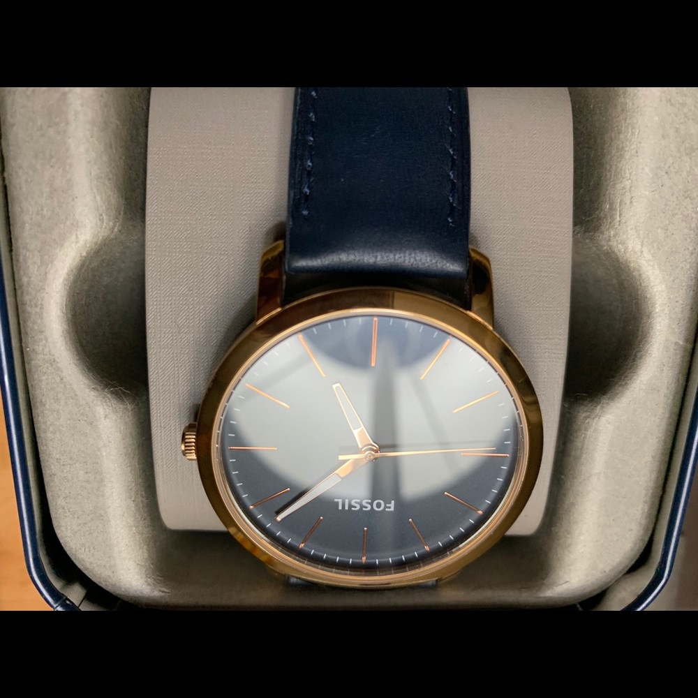 Fossil Watch - Picture 2 of 2